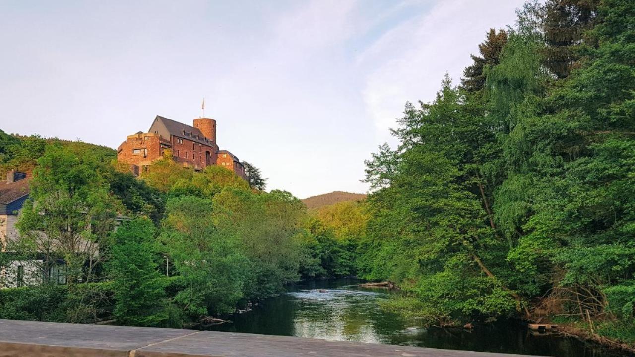 Hostel Burg Hausen Heimbach Exterior foto